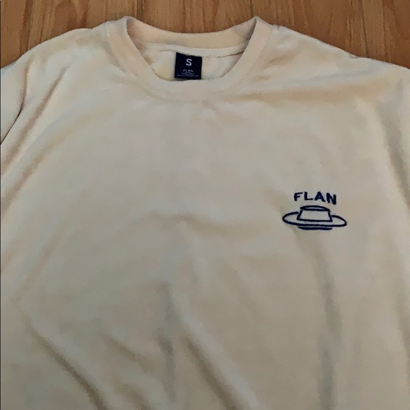 Cute sweater (Flan Labs) - Picture 2 of 5